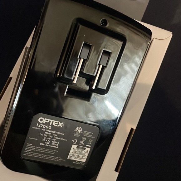 Optex Li-ion Camera Battery Charger with LCD Screen and USB Port - Picture 7 of 7